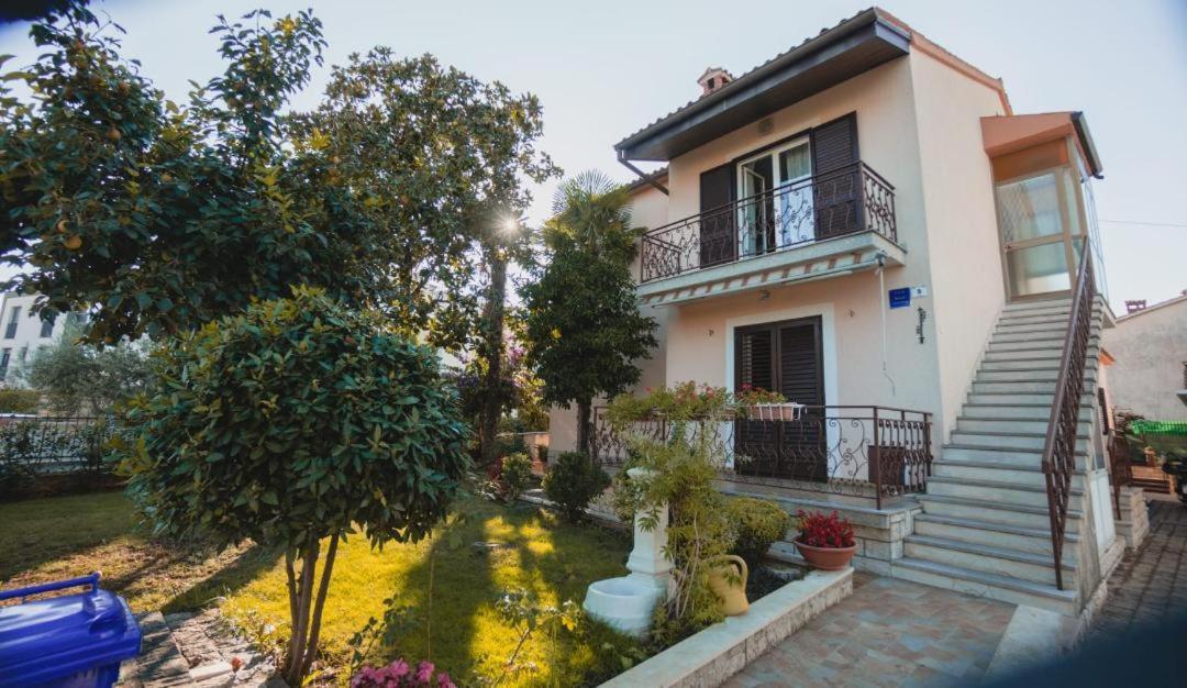 Antonio Apartment Ровин Екстериор снимка