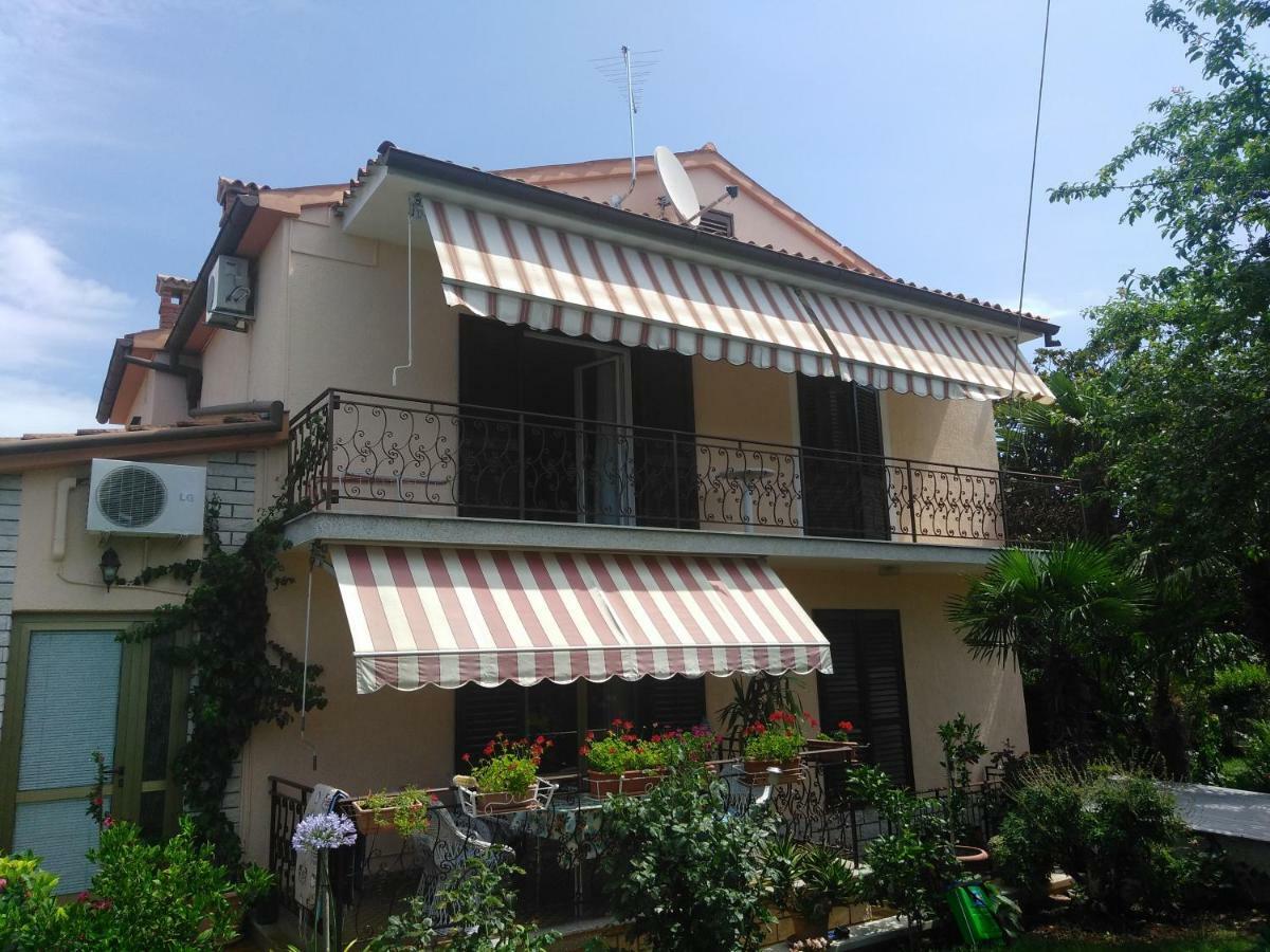 Antonio Apartment Ровин Екстериор снимка